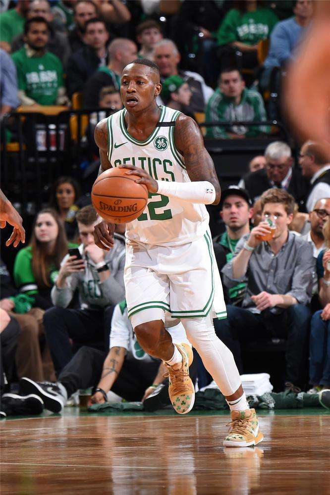 而作风坚韧 而作风坚韧